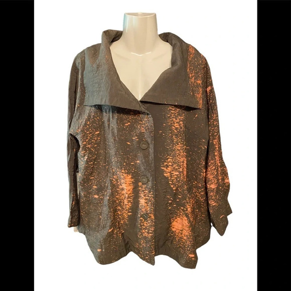 Redwood Court Silk Blend Button Down Top - Picture 1 of 11